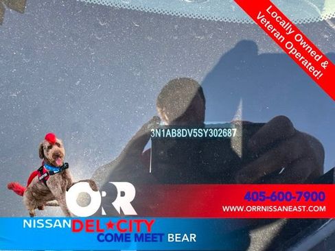 Used 2025 Nissan Sentra SR FWD image 2