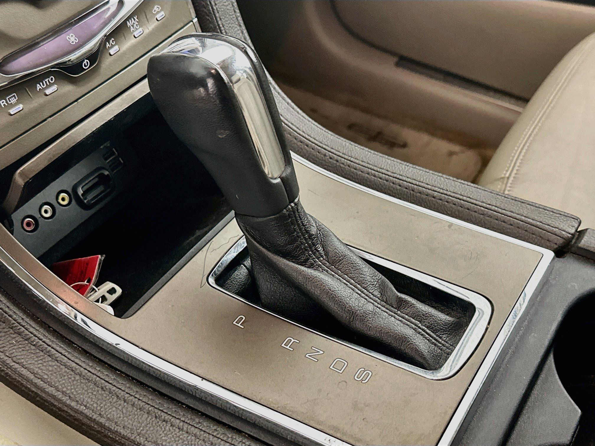Used 2013 Lincoln MKX FWD image 22