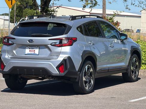 Used 2024 Subaru Crosstrek 2.5i Limited w/ Crosstrek Mirror Package AWD/4WD image 4