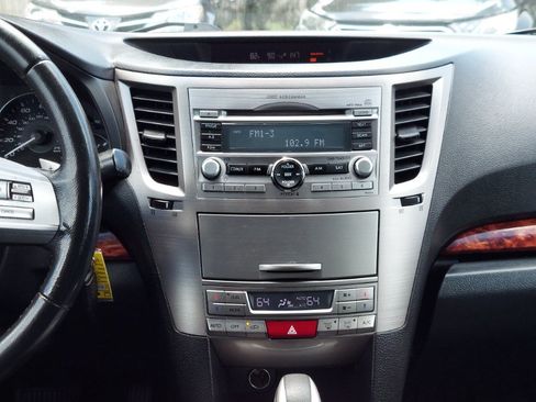 Used 2011 Subaru Outback 2.5i Limited w/ PWR Moonroof Pkg AWD/4WD image 13