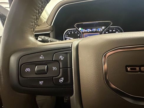 Used 2021 GMC Yukon Denali w/ Denali Premium Package image 25