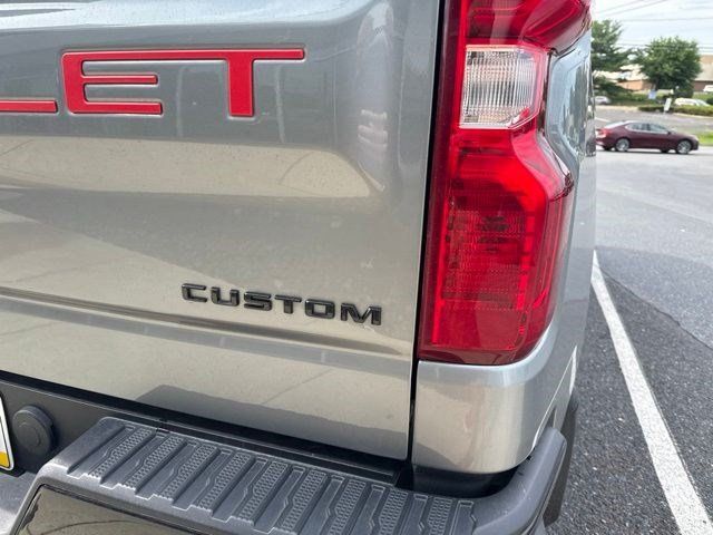 Used 2024 Chevrolet Silverado 1500 Custom Trail Boss w/ LPO, Dark Essentials Package AWD/4WD image 32