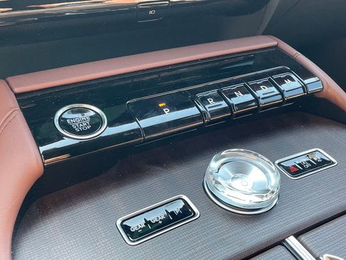 New 2026 Lincoln Navigator Reserve AWD/4WD image 17