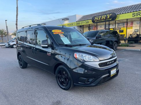 Used 2019 RAM ProMaster City SLT image 1