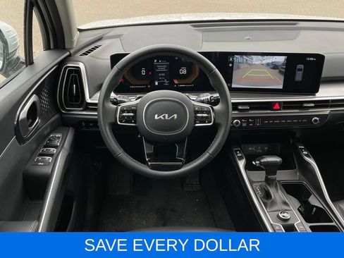 Used 2024 Kia Sorento EX w/ Panoramic Sunroof Package FWD image 10