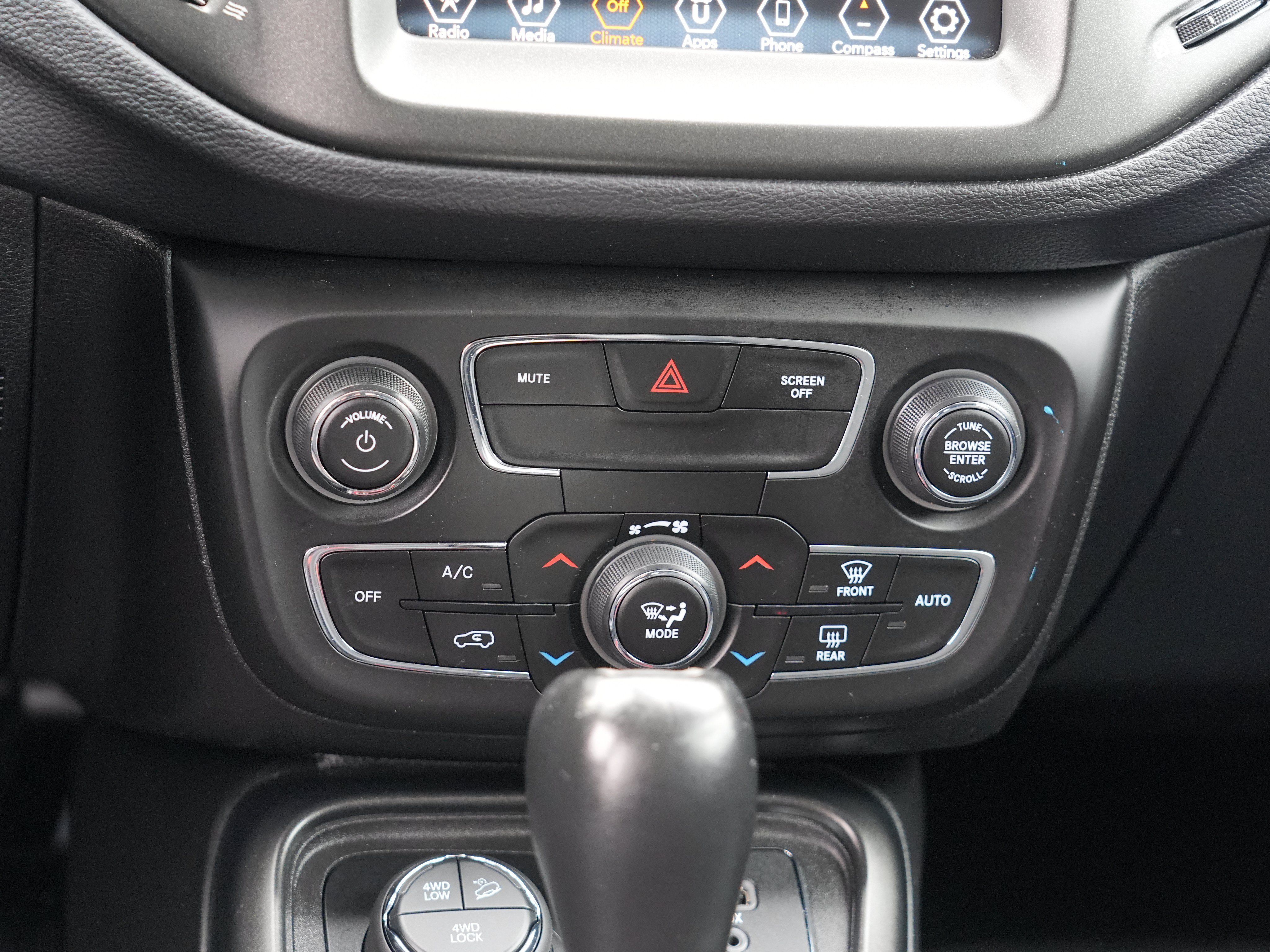 Used 2017 Jeep Compass Trailhawk AWD/4WD image 23