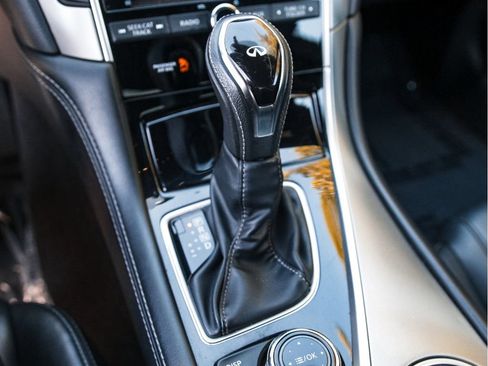 Used 2018 INFINITI Q60 3.0t Luxe RWD image 21
