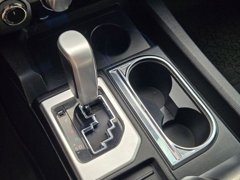 Used 2018 Toyota Tundra SR5 image 21