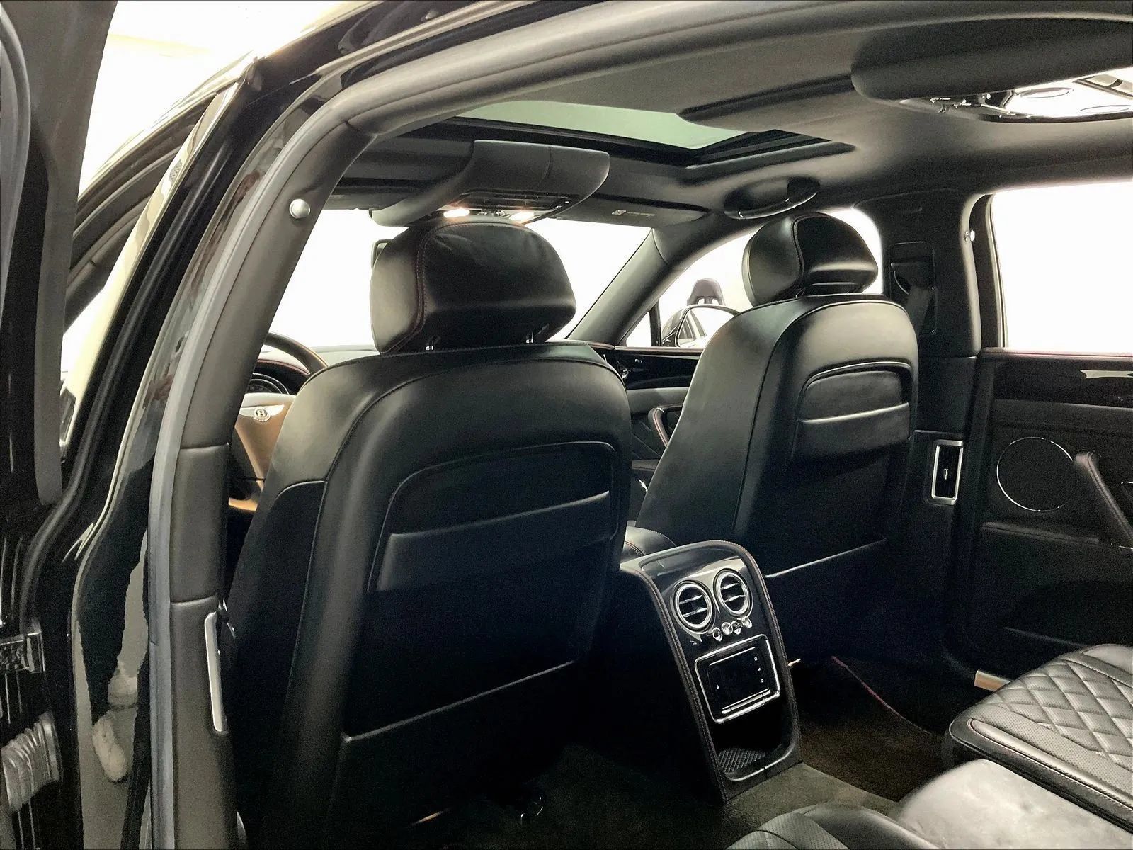 Used 2017 Bentley Flying Spur S V8 AWD/4WD image 42