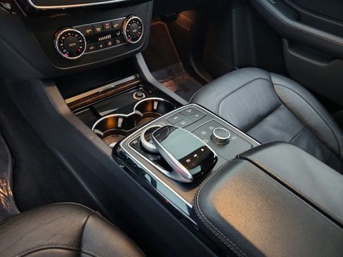 Used 2019 Mercedes-Benz GLS 450 4MATIC image 22