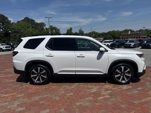 Certified 2023 Honda Pilot Touring image 37