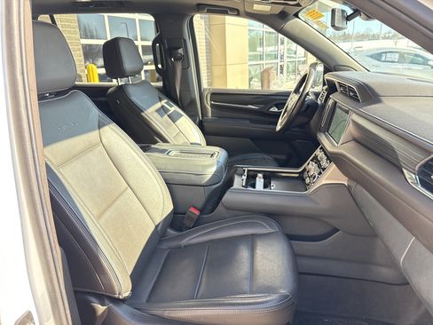 Used 2022 GMC Yukon XL Denali image 31