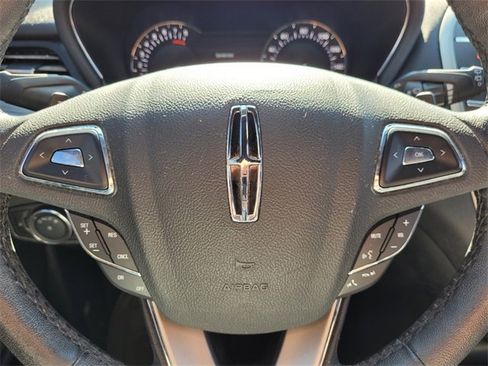 Used 2019 Lincoln MKC Premiere image 30