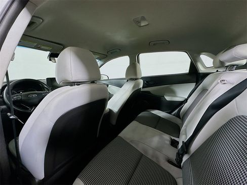 Used 2022 Hyundai Kona SE image 13