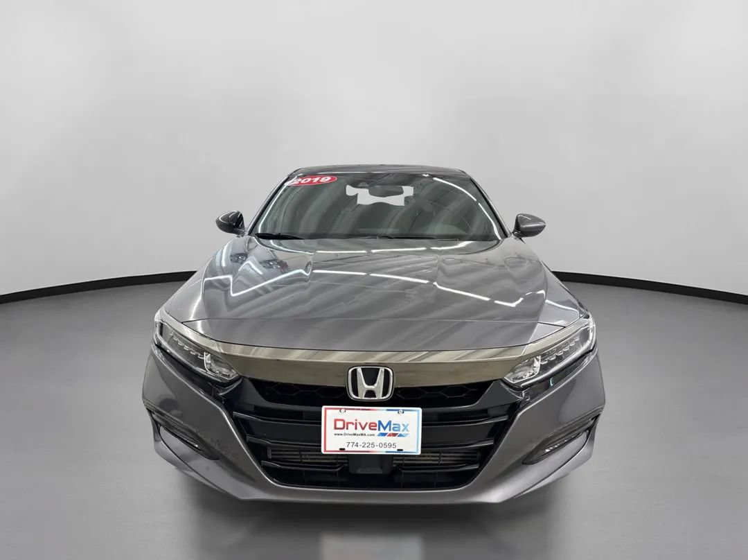 Used 2019 Honda Accord Sport image 2