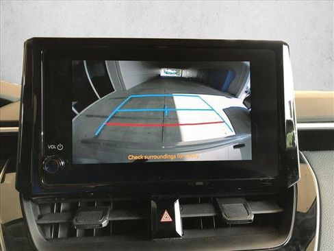 Used 2023 Toyota Corolla LE FWD image 10