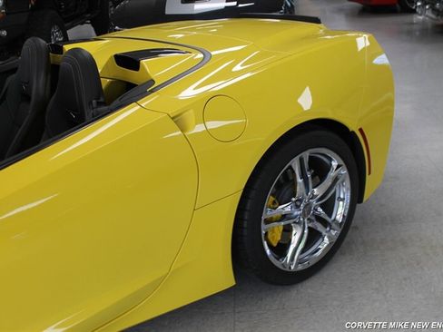 Used 2016 Chevrolet Corvette Stingray Convertible w/ 2LT Preferred Equipment Group RWD image 15
