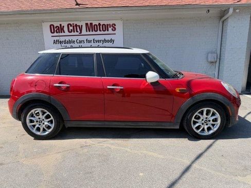 Used 2018 MINI Cooper 4-Door Hardtop FWD image 4