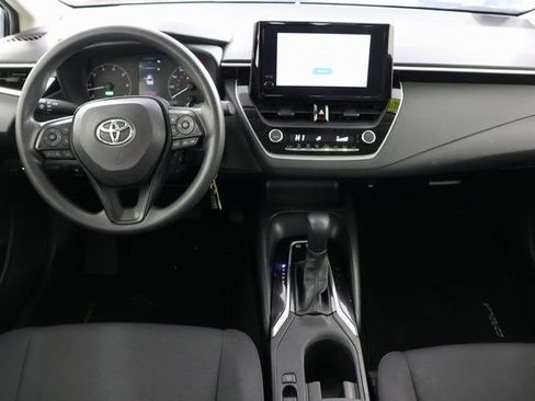 Used 2024 Toyota Corolla LE image 2