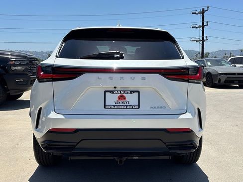 Used 2024 Lexus NX 250 FWD image 5