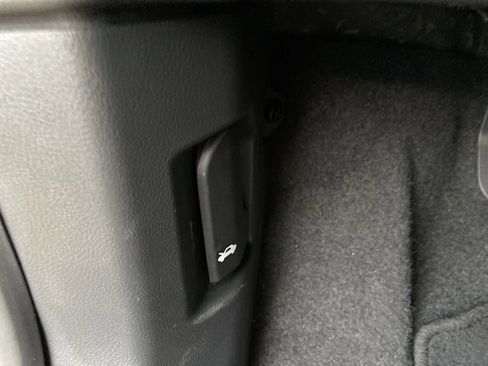 Used 2024 Nissan Rogue SV image 44