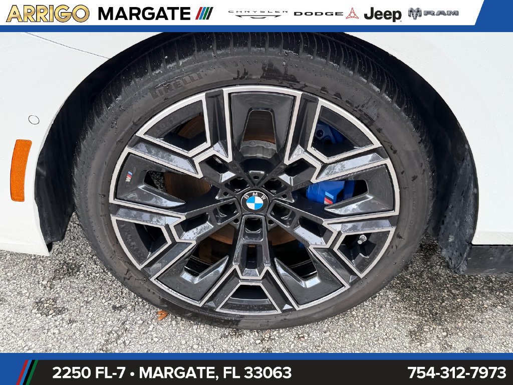 Used 2025 BMW i5 xDrive40 w/ M Sport Package AWD/4WD image 21