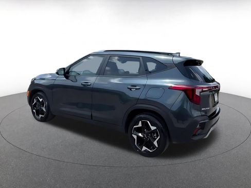 Used 2025 Kia Seltos S FWD image 10