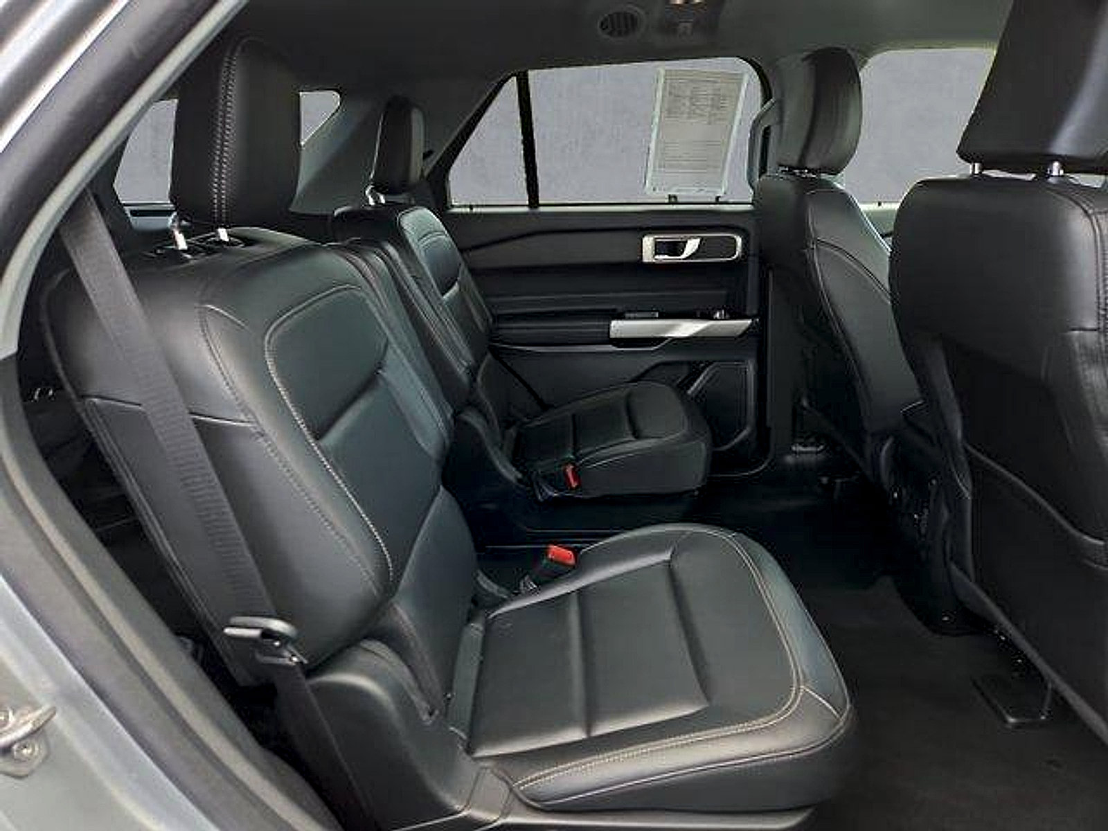 Certified 2023 Ford Explorer XLT w/ Equipment Group 202A AWD/4WD image 24