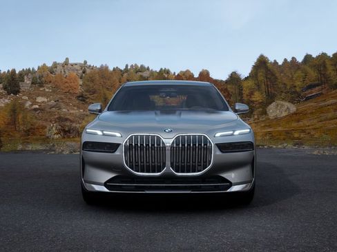 Used 2025 BMW i7 eDrive50 image 30