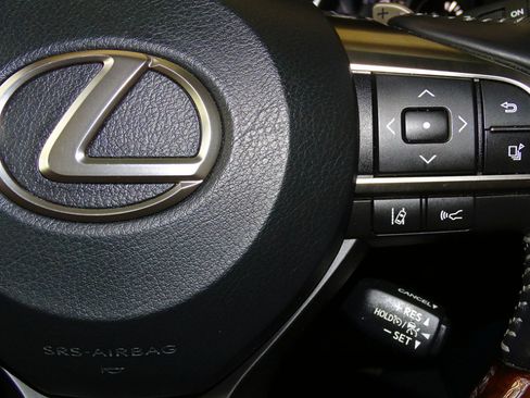 Used 2016 Lexus LX 570 4WD image 16