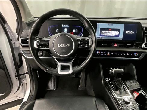 Used 2023 Kia Sportage EX image 17