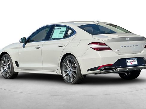 Used 2026 Genesis G70 2.5T image 4