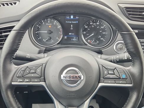 Used 2022 Nissan Rogue Sport SL image 16