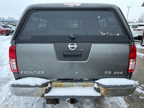 Used 2005 Nissan Frontier SE image 6