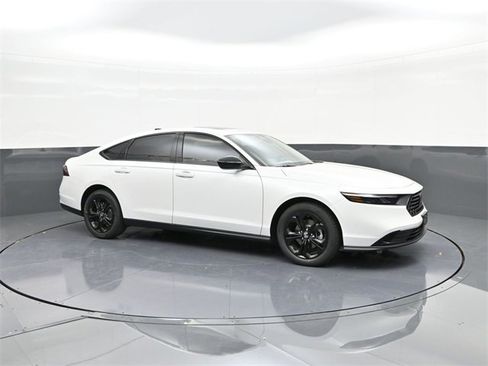 New 2025 Honda Accord SE image 14
