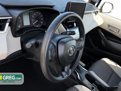 Used 2025 Toyota Corolla LE FWD image 11