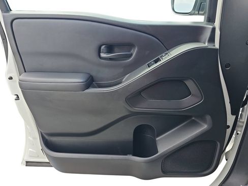 Used 2024 Nissan Frontier S RWD image 25