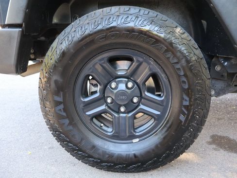 Used 2017 Jeep Wrangler Unlimited Sport w/ Max Tow Package AWD/4WD image 40