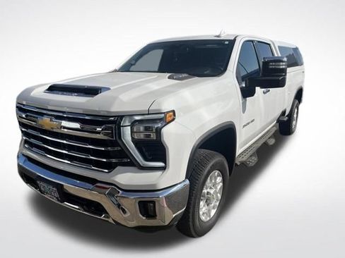 Used 2024 Chevrolet Silverado 3500 LTZ AWD/4WD image 6