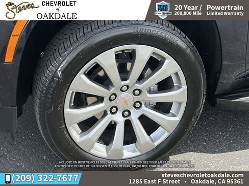 Used 2025 Chevrolet Suburban Premier AWD/4WD image 37