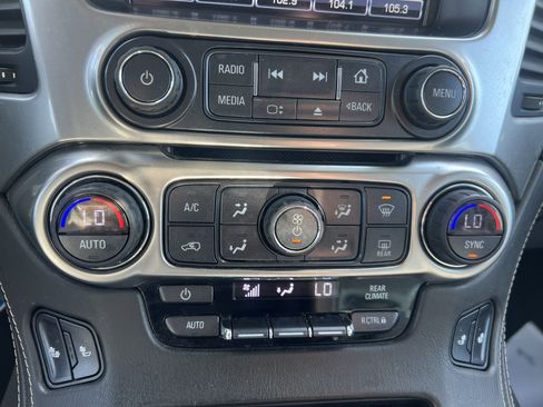 Used 2017 Chevrolet Suburban LT image 24