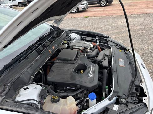 Used 2018 Ford Fusion SE w/ Equipment Group 602A FWD image 24