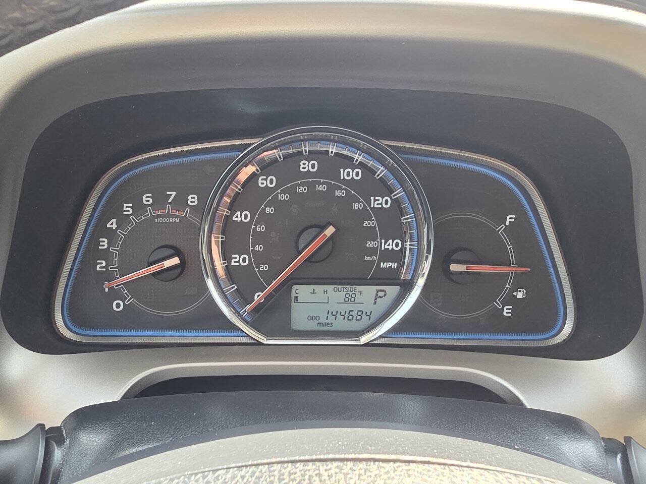 Used 2013 Toyota RAV4 Limited AWD/4WD image 22