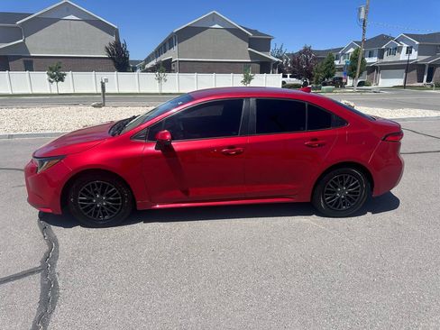 Used 2021 Toyota Corolla LE FWD image 13