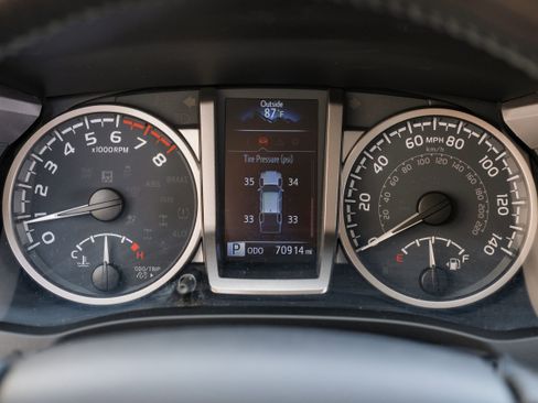 Used 2021 Toyota Tacoma SR5 RWD image 18