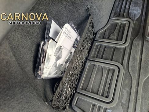 Used 2024 Land Rover Range Rover Velar Dynamic SE image 21