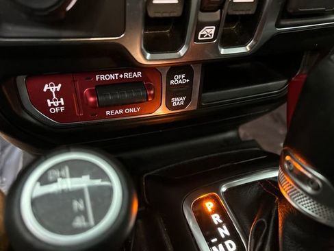 Used 2021 Jeep Wrangler Unlimited Rubicon w/ Xtreme Recon 35" Tire Package image 24