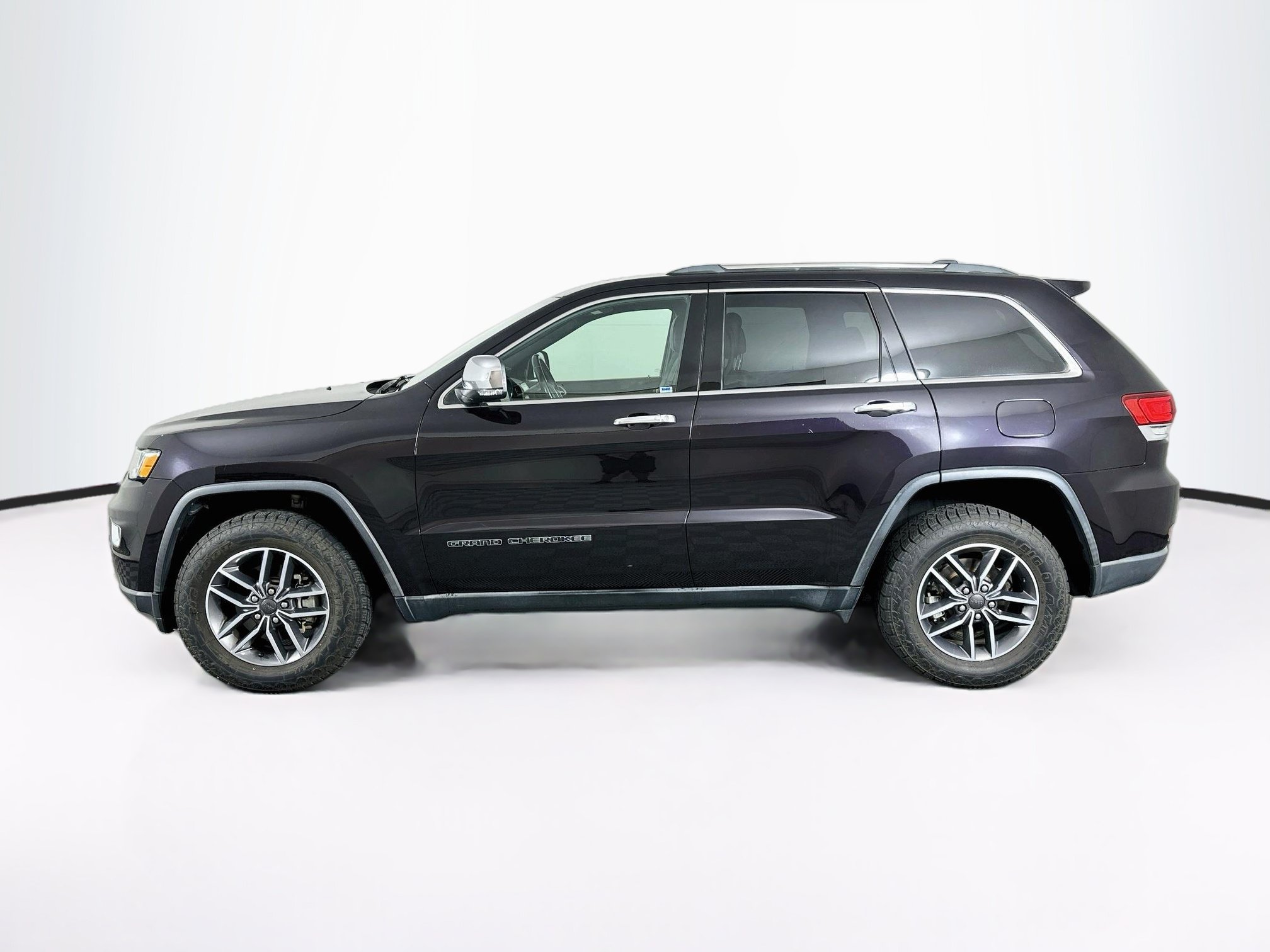 Used 2020 Jeep Grand Cherokee Limited w/ Luxury Group II AWD/4WD image 4