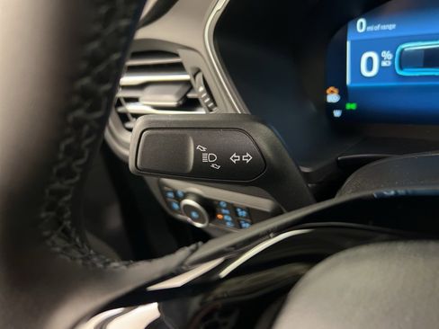 New 2026 Ford Escape SE w/ PHEV Premium Package image 18