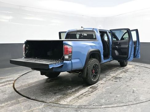 Used 2018 Toyota Tacoma SR image 45